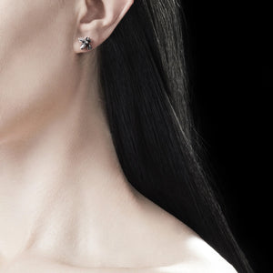 Bee stud earrings - silver