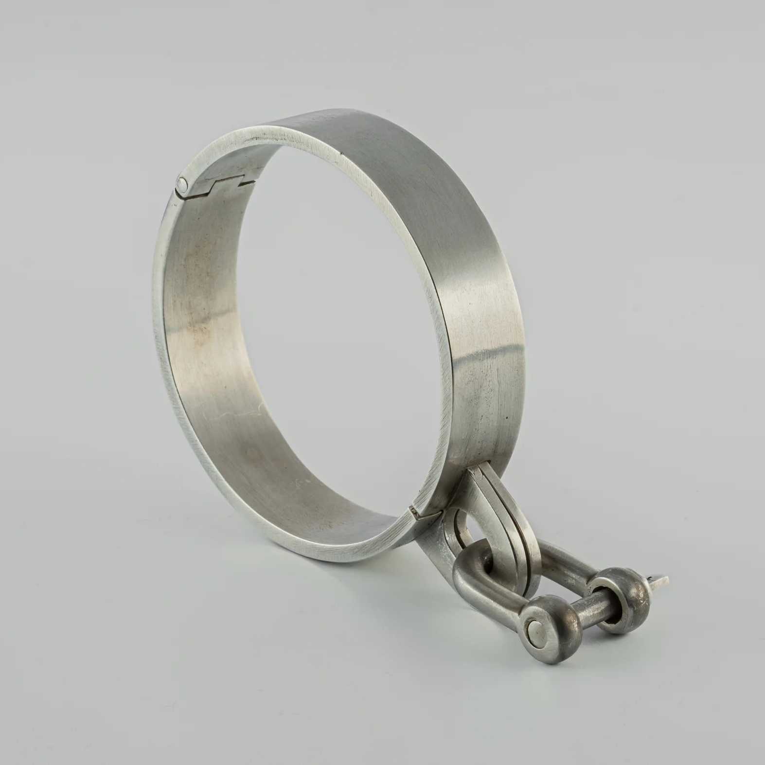 Restraint charm wrist cuff - acid silver