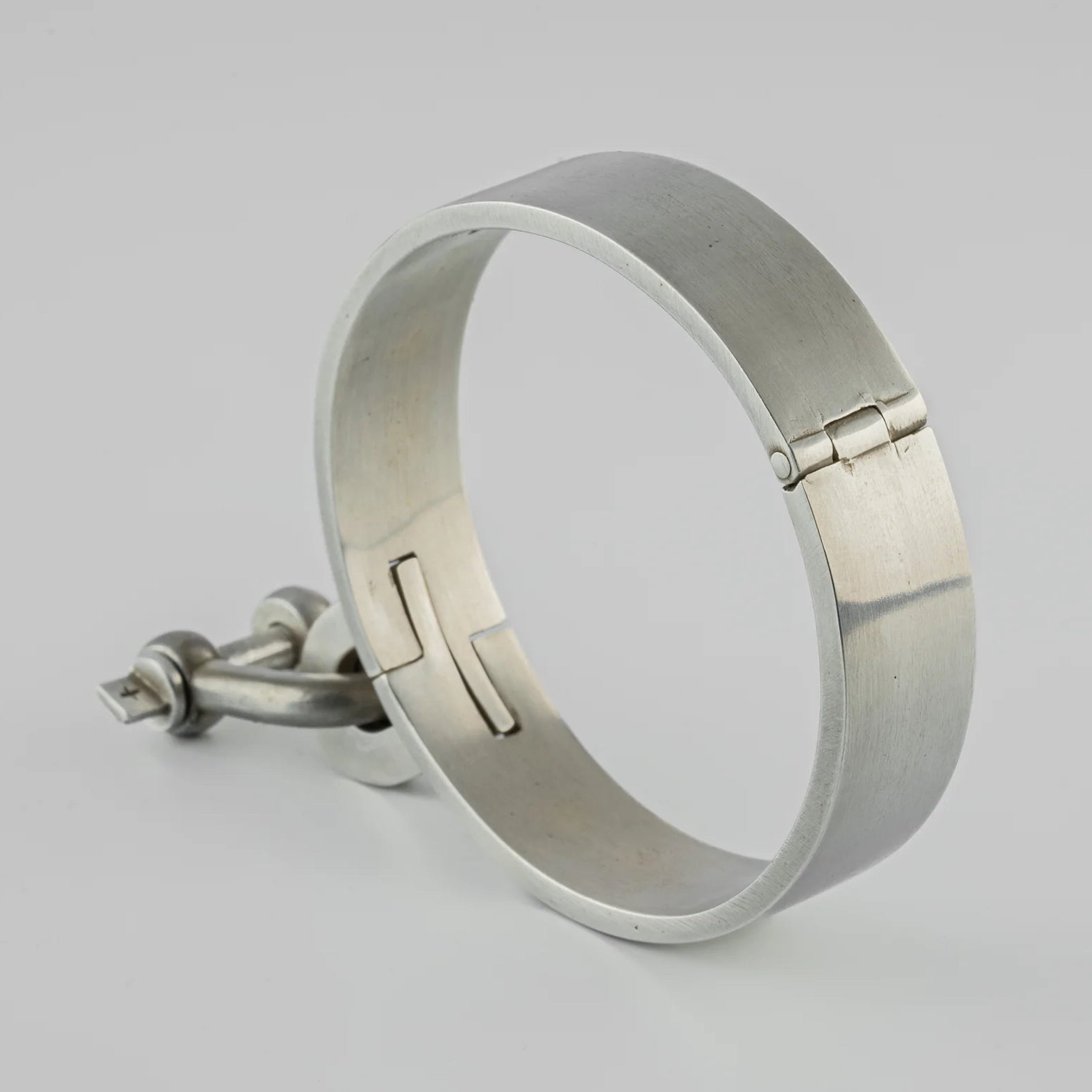 Restraint charm wrist cuff - acid silver