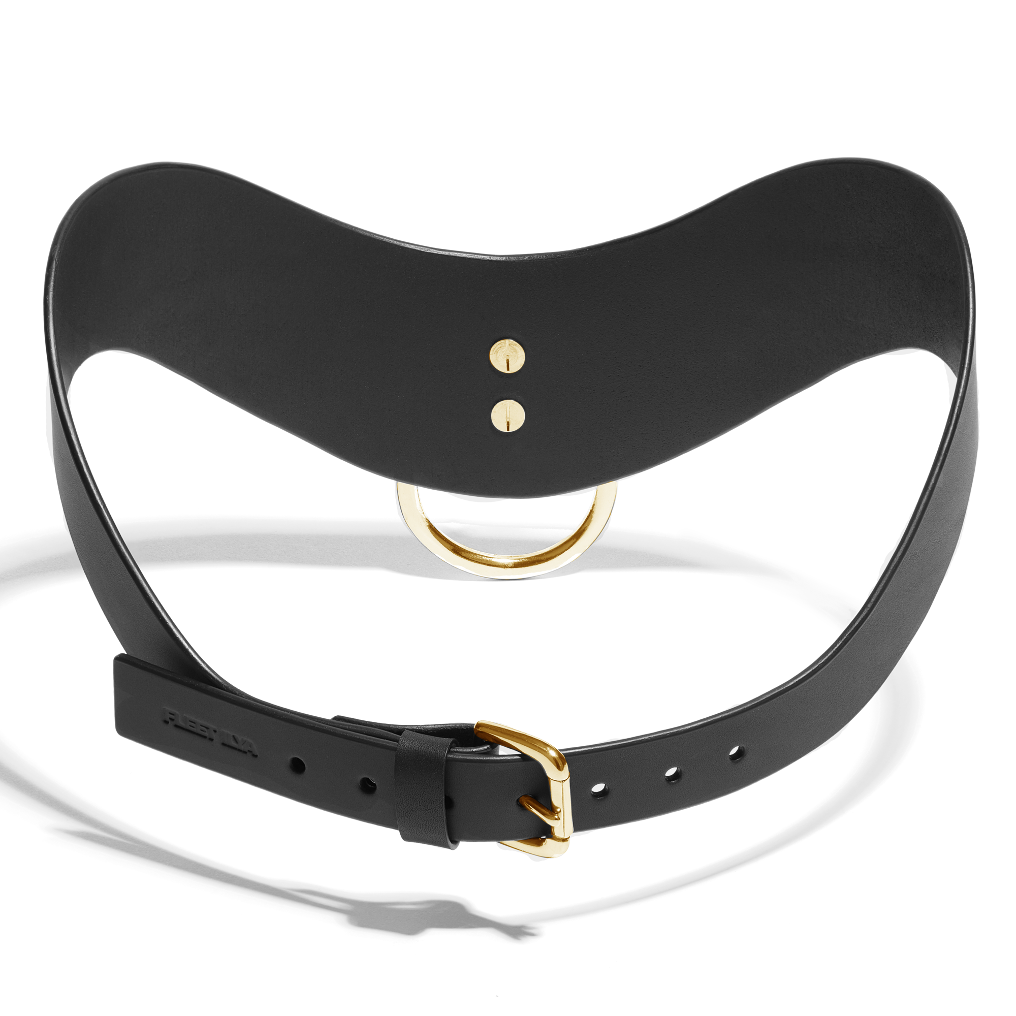 Fleet Ilya O-ring curved belt in black leather with large brass o ring on front