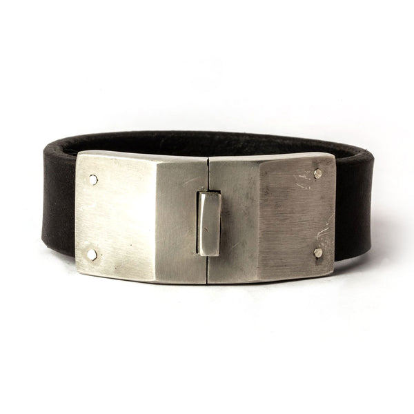 Narrow Box lock bracelet by Parts of 4 - Acid silver & black leather