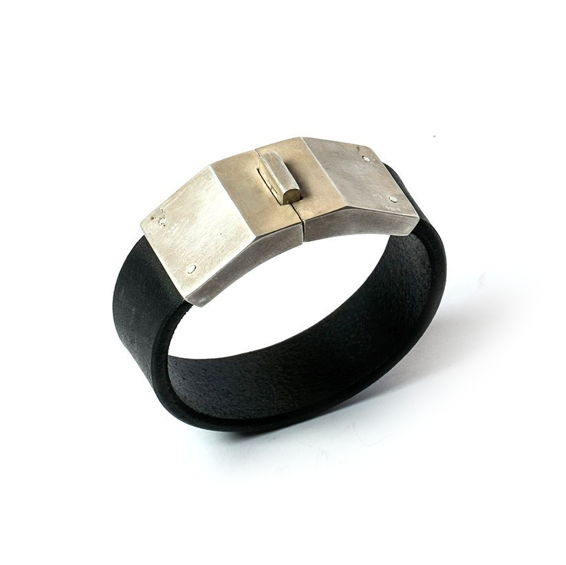 Locking discount cuff bracelet